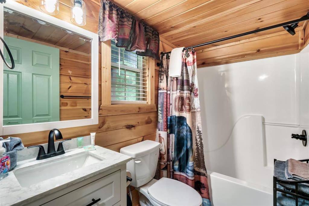 A Top Notch Lodge~Gatlinburg Bagian luar foto
