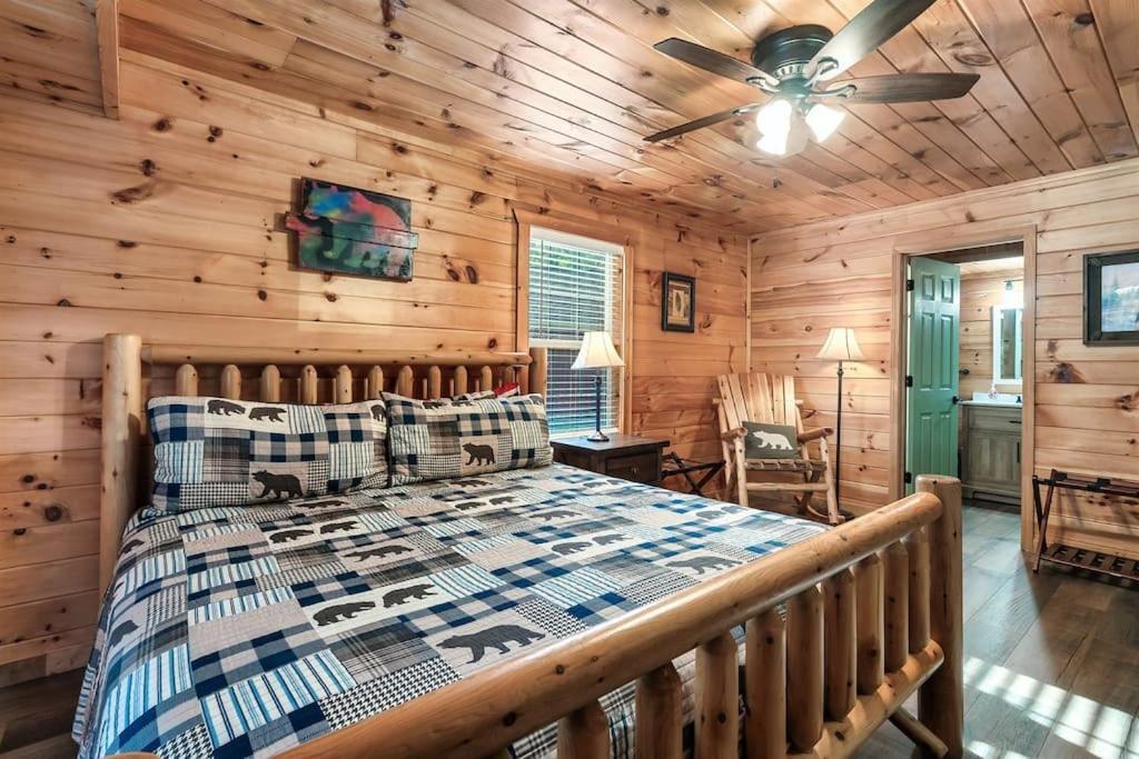 A Top Notch Lodge~Gatlinburg Bagian luar foto