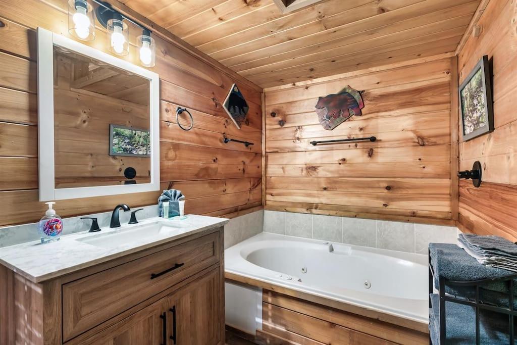A Top Notch Lodge~Gatlinburg Bagian luar foto