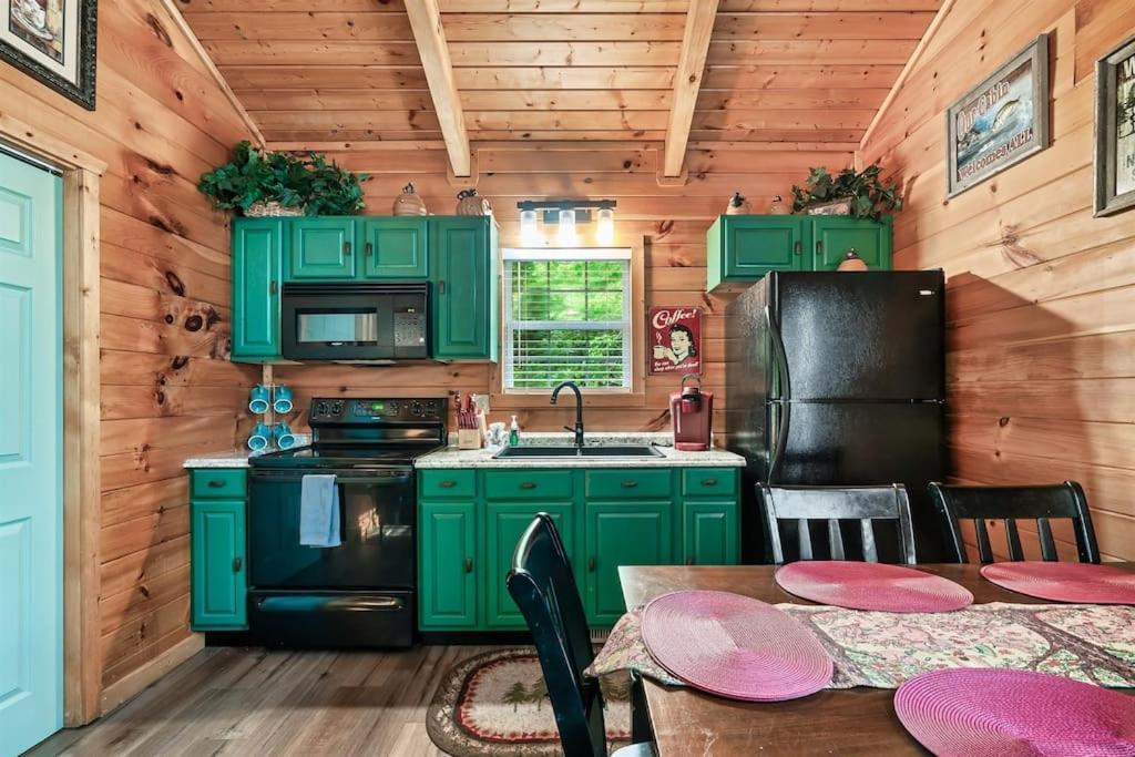 A Top Notch Lodge~Gatlinburg Bagian luar foto
