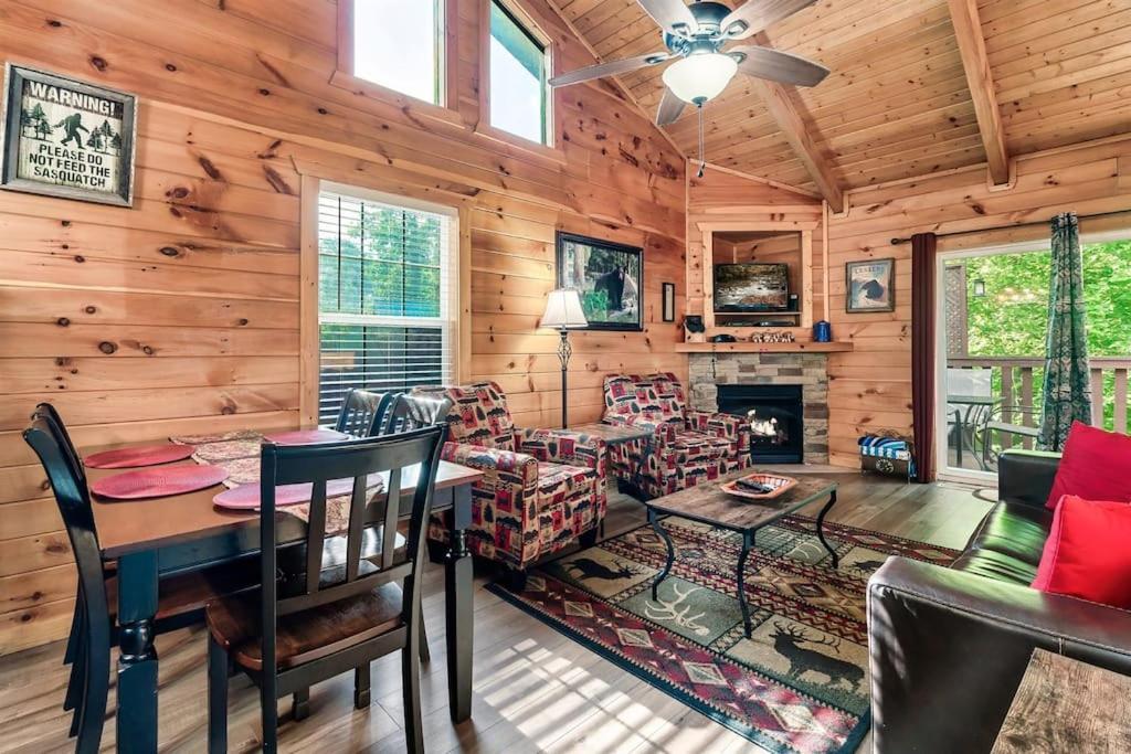 A Top Notch Lodge~Gatlinburg Bagian luar foto